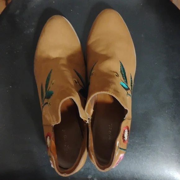 Indigo Brown Ankle Boots with Floral Embroidery - Picture 4 of 9